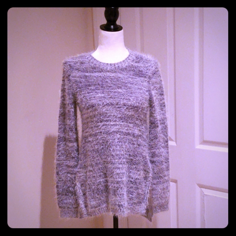 BCBG Gray Marled‎ Fuzzy Hi Lo Sweater Size Small